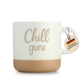 Gravierte Tasse - chill guru schwarz