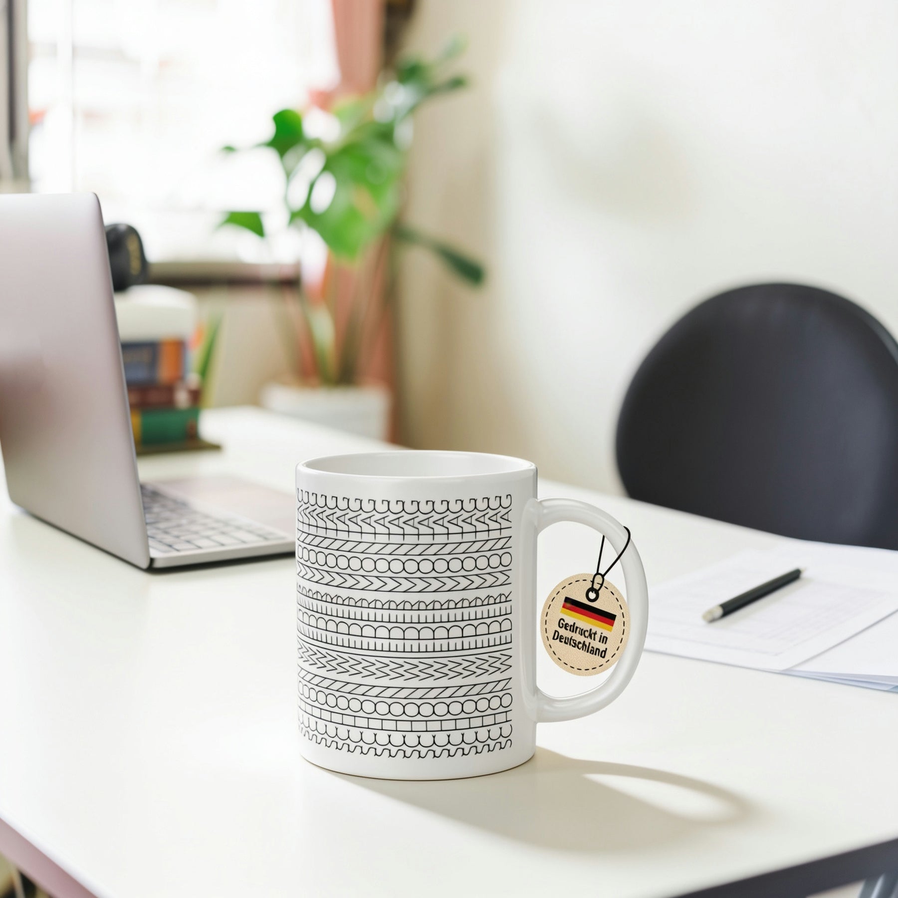 Tasse - Geometrische Linienmuster Verzierung