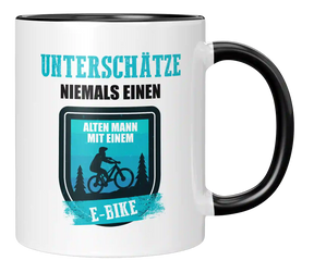Tasse - Unterschätze niemals einen alten Mann