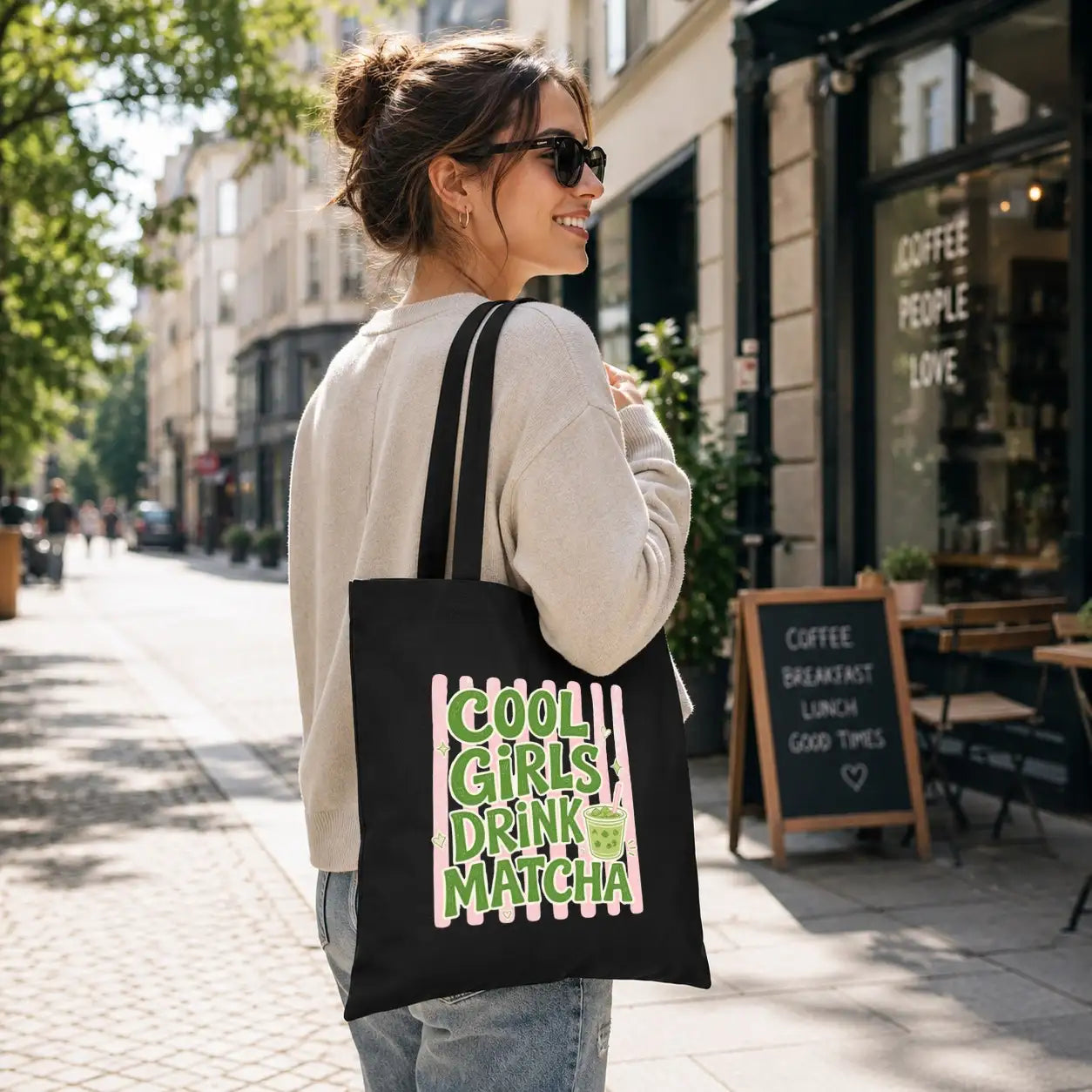 Baumwolltasche Schwarz - Cool Girls Drink Matcha Motiv